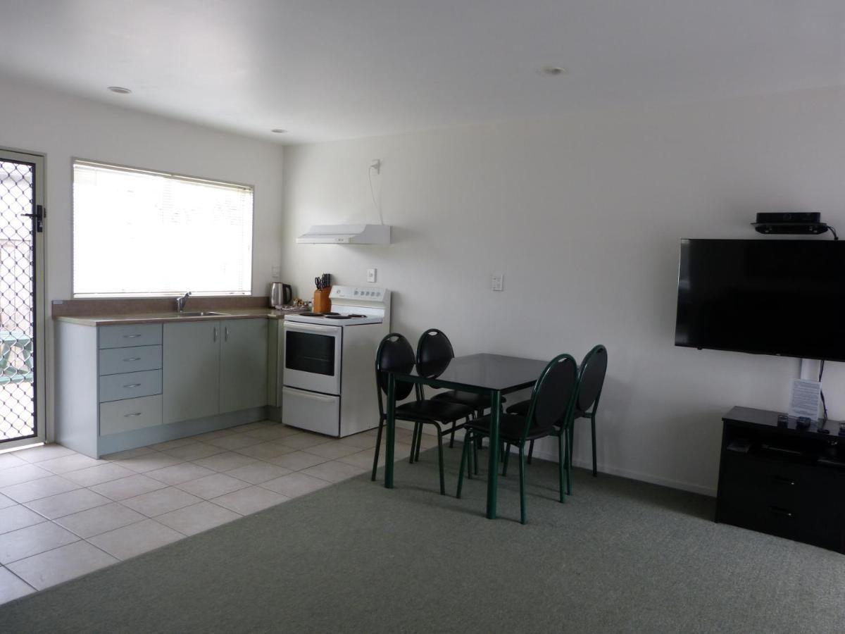 Blake Court Motel Whangamata Εξωτερικό φωτογραφία