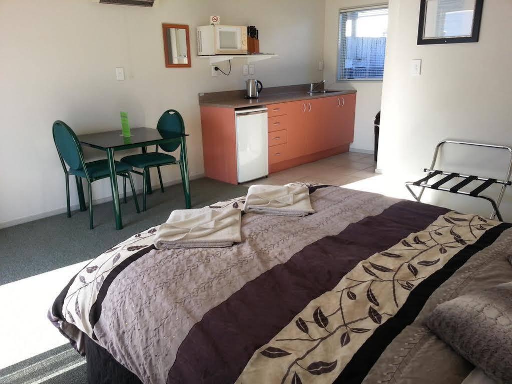 Blake Court Motel Whangamata Εξωτερικό φωτογραφία
