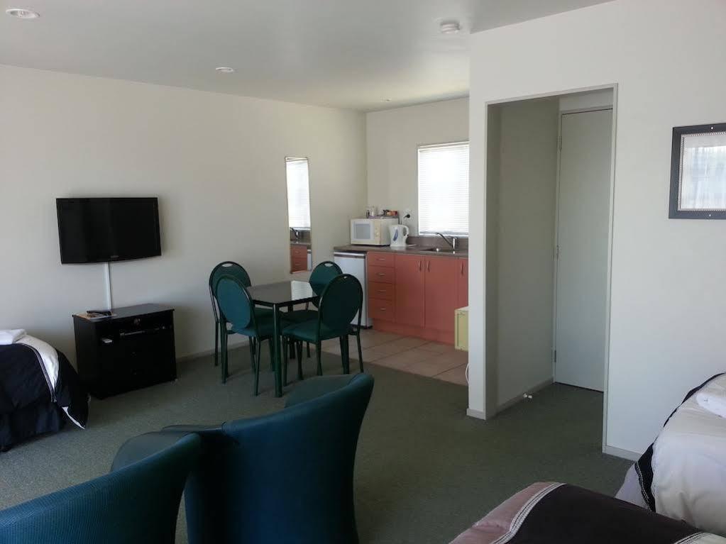 Blake Court Motel Whangamata Εξωτερικό φωτογραφία