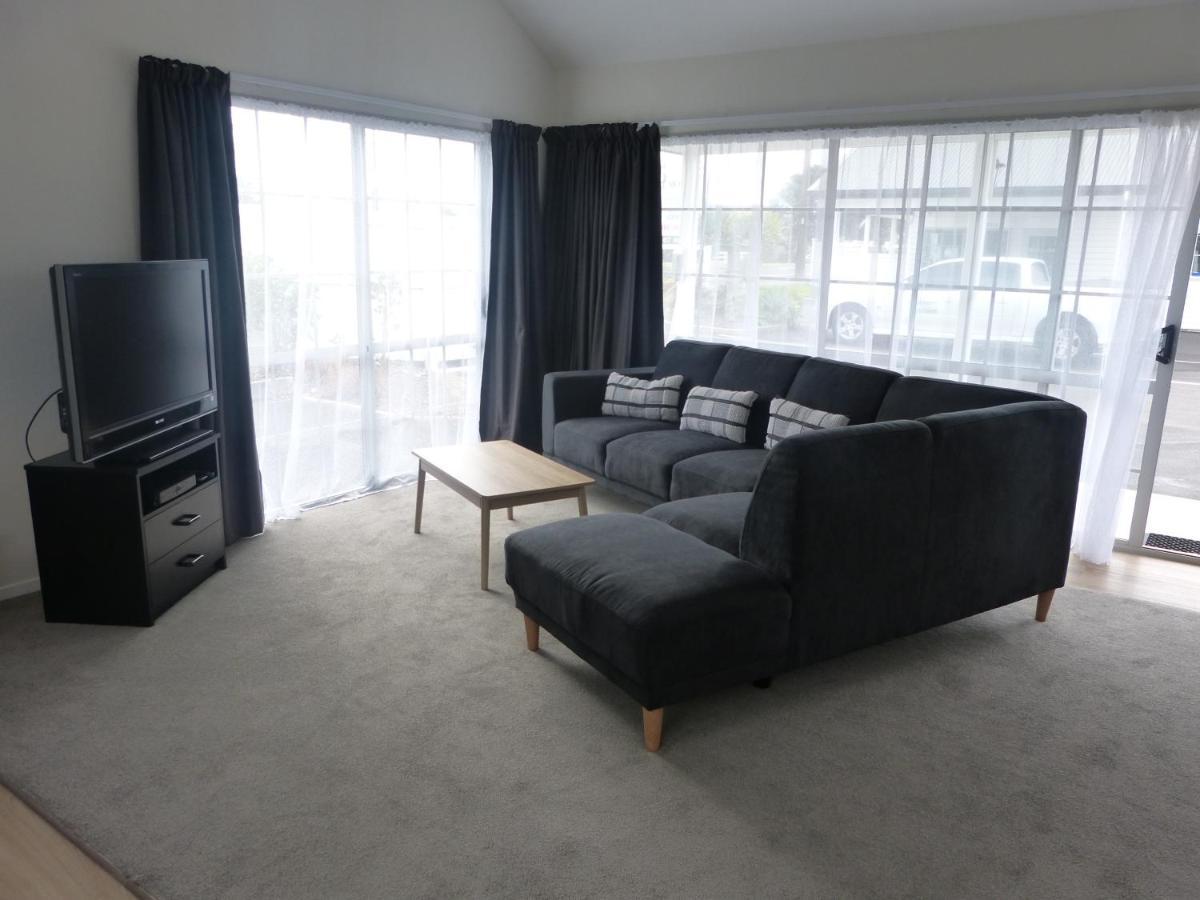 Blake Court Motel Whangamata Εξωτερικό φωτογραφία