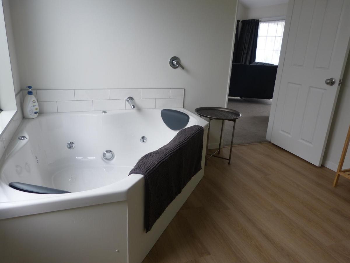 Blake Court Motel Whangamata Εξωτερικό φωτογραφία