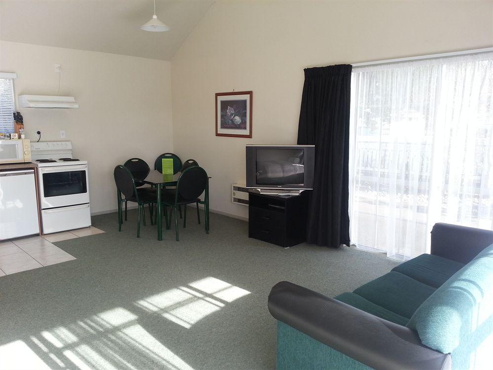 Blake Court Motel Whangamata Εξωτερικό φωτογραφία