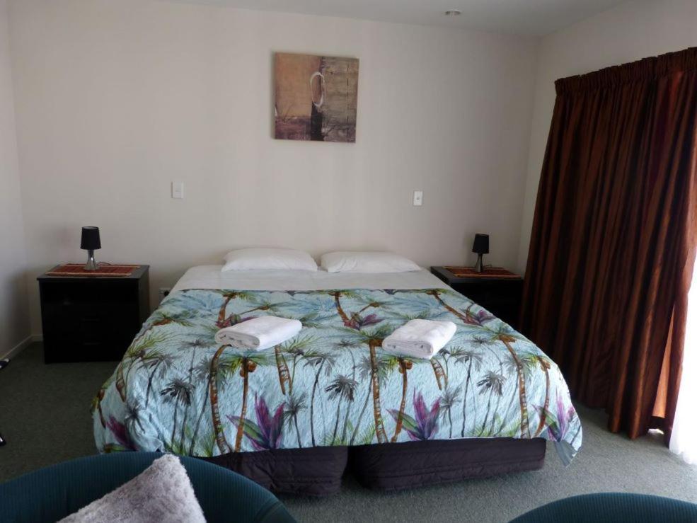 Blake Court Motel Whangamata Εξωτερικό φωτογραφία