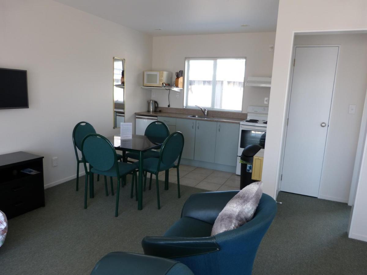Blake Court Motel Whangamata Εξωτερικό φωτογραφία